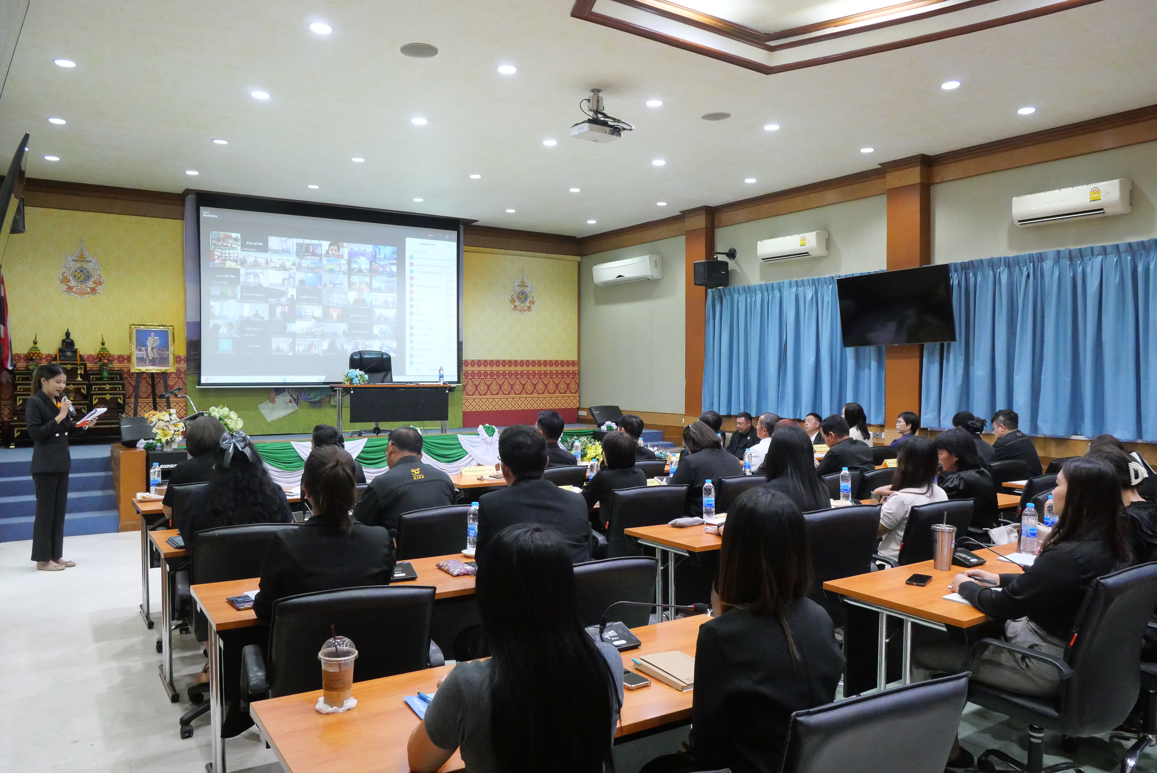 title - เลขาธิการ ส.ป.ก. เปิดการประชุม “สร้างความเข้าใจในการดำเนินโครงการและให้คำชี้แจงเกี่ยวกับการรวบรวม การเก็บข้อมูลเพื่อ ใช้ในการจัดทำแผนกำหนดตำแหน่ง เพื่อปรับปรุงการกำหนดตำแหน่งเป็นระดับสูงขึ้น ของ ส.ป.ก.”